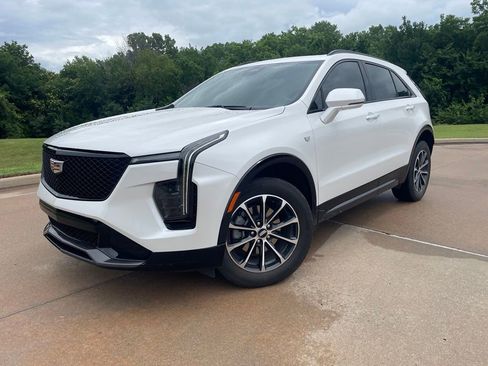Used 2024 Cadillac XT4 Sport FWD image 1