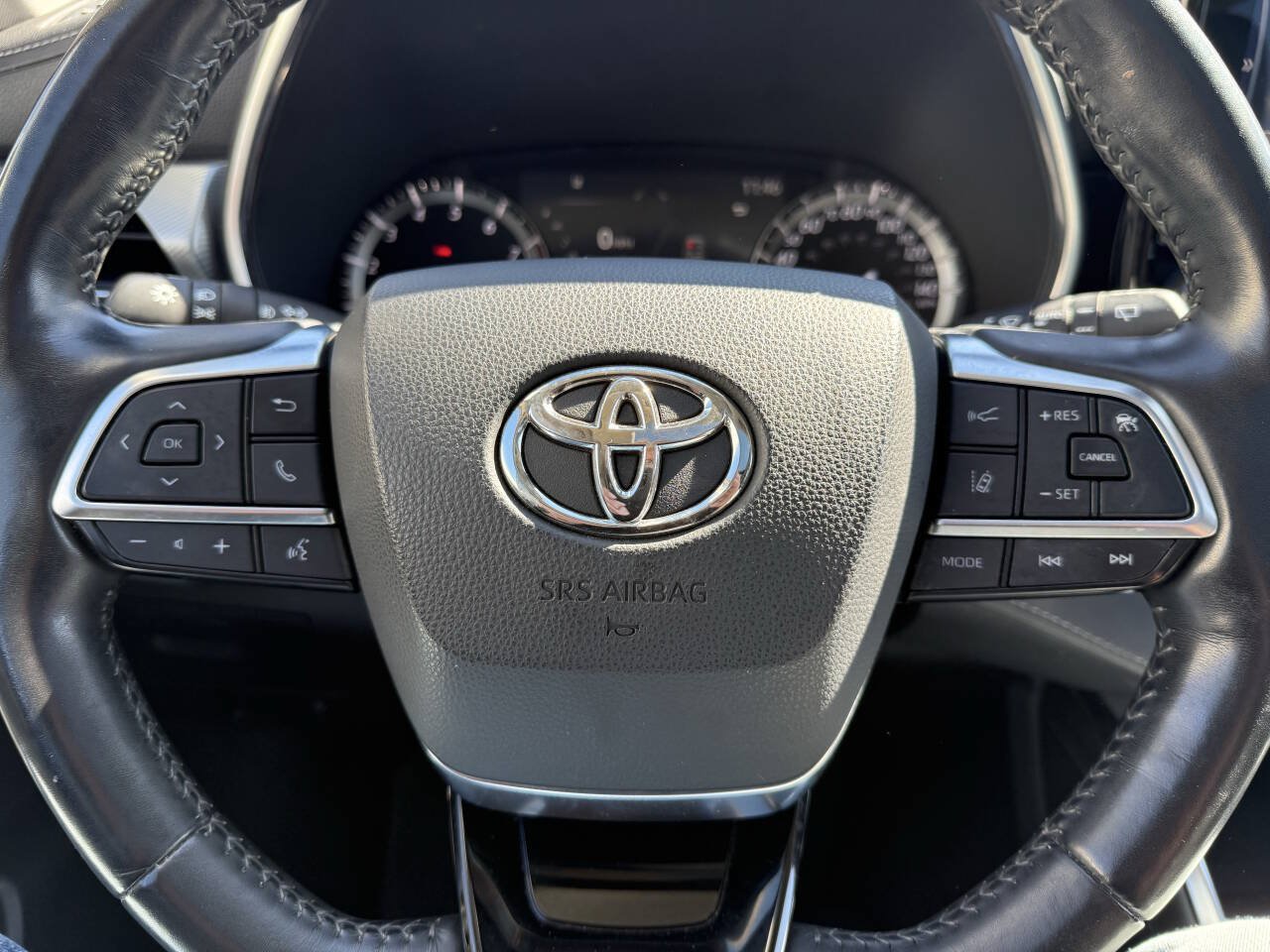 Used 2021 Toyota Highlander Limited AWD/4WD image 24