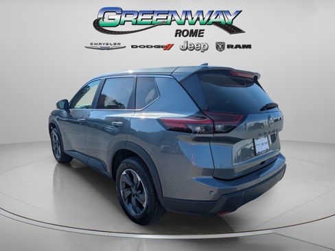 Used 2026 Nissan Rogue SV FWD image 5