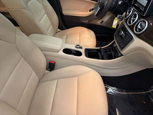 Certified 2015 Mercedes-Benz GLA 250 4MATIC image 30