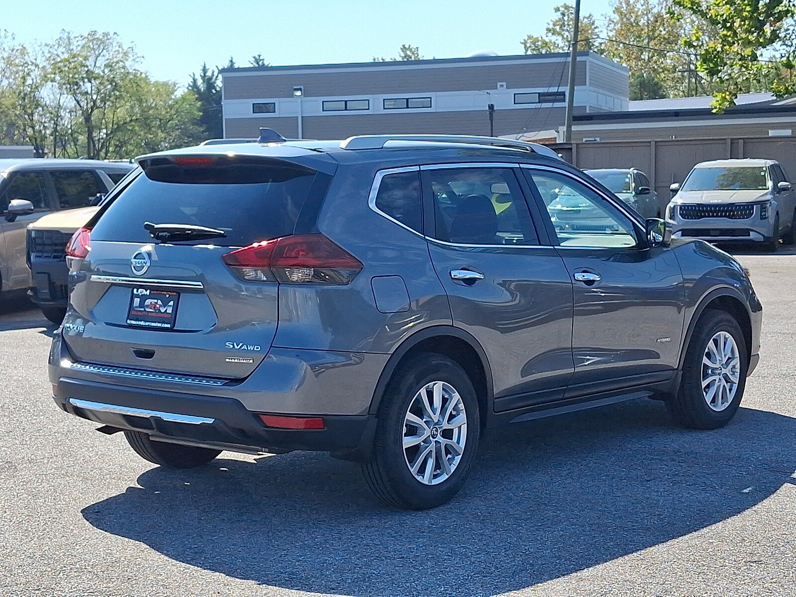 Used 2018 Nissan Rogue SV w/ Premium Package AWD/4WD image 4