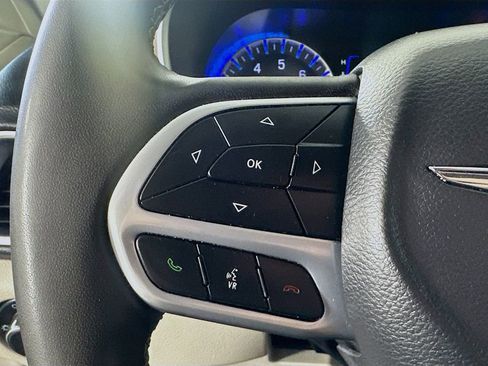 Used 2023 Chrysler Voyager LX FWD image 11