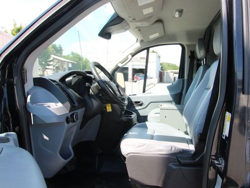 Used 2017 Ford Transit 150 130 Low Roof w/ Exterior Upgrade Package RWD image 9