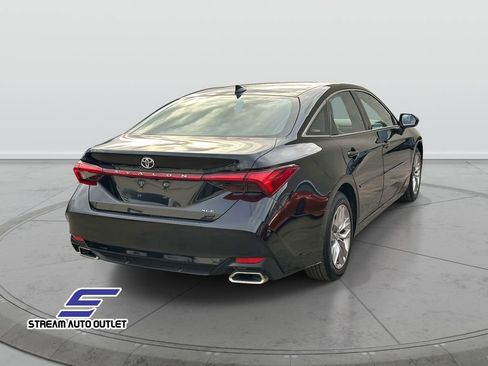 Used 2021 Toyota Avalon XLE image 6