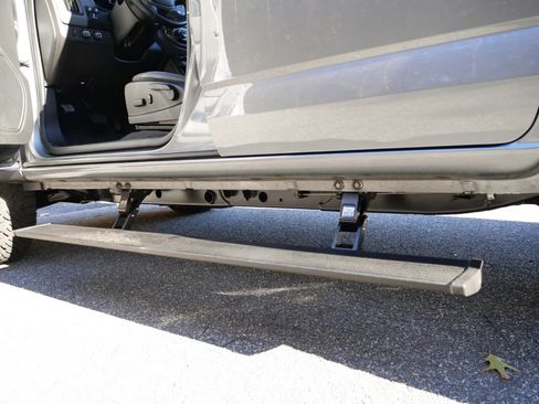 Used 2022 Chevrolet Colorado Z71 image 17