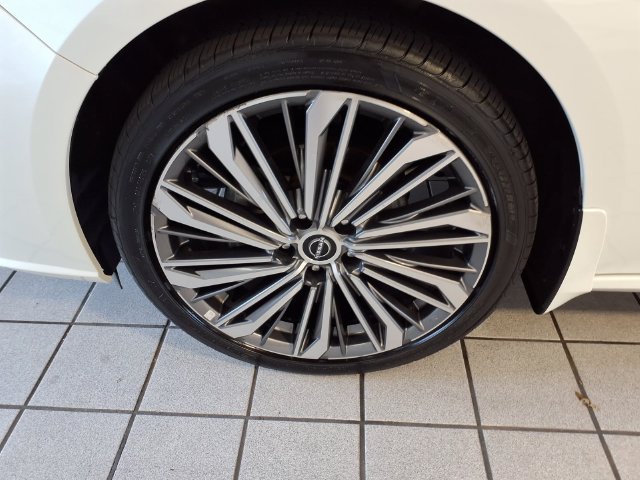 Used 2023 Nissan Altima 2.5 SL AWD/4WD image 5