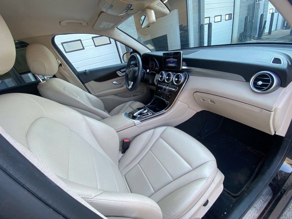 Used 2016 Mercedes-Benz GLC 300 4MATIC image 27