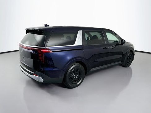 Used 2025 Kia Carnival FWD image 7