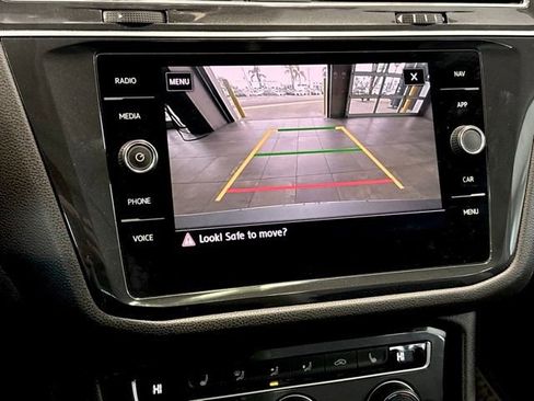 Used 2019 Volkswagen Tiguan SEL image 15