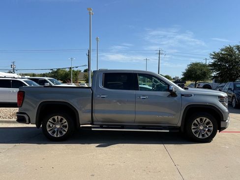 Used 2023 GMC Sierra 1500 Denali w/ Technology Package AWD/4WD image 8