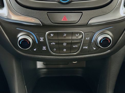 Used 2020 Chevrolet Equinox LT image 23