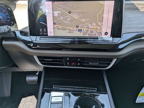 New 2025 Volkswagen Atlas SEL image 32