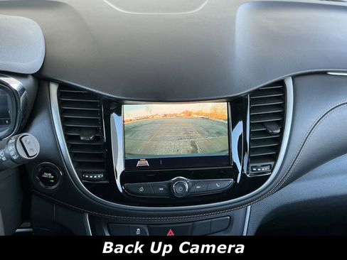 Used 2018 Chevrolet Trax LT w/ LT Convenience Package image 10