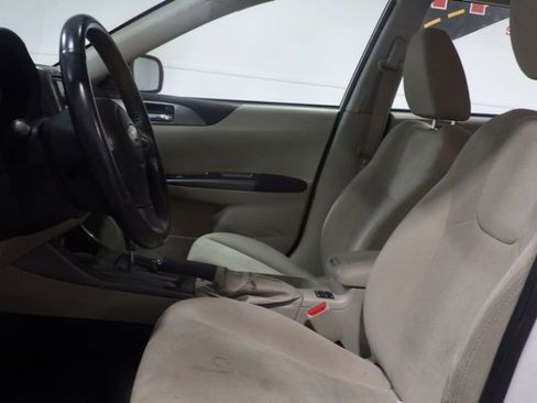 Used 2011 Subaru Impreza 2.5i Premium image 8