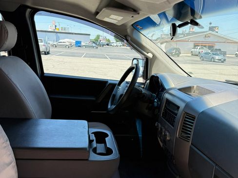 Used 2005 Nissan Titan XE AWD/4WD image 12
