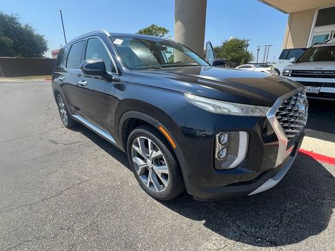 Used 2020 Hyundai Palisade SEL FWD image 2