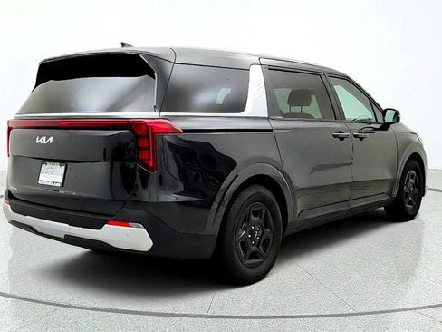 Used 2026 Kia Carnival FWD image 5
