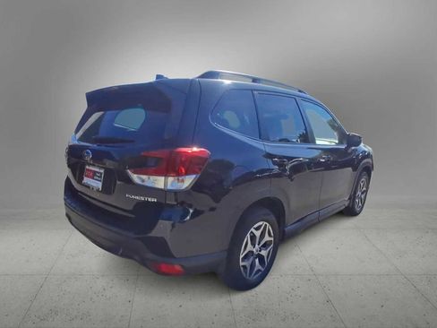 Used 2020 Subaru Forester Premium image 8