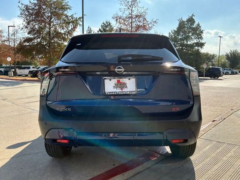 Used 2026 Nissan Kicks SR FWD image 7