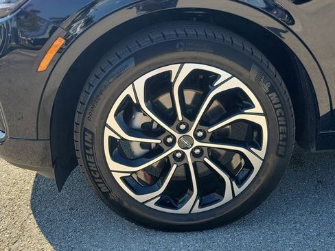 Certified 2024 Lincoln Nautilus Reserve w/ Equipment Group 202A image 8