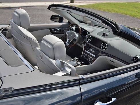 Used 2013 Mercedes-Benz SL 550 image 54