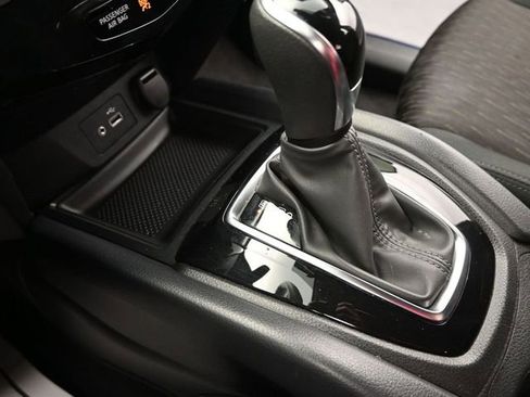 Used 2020 Nissan Rogue S image 33