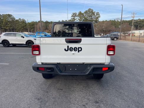 Used 2024 Jeep Gladiator Sport image 6