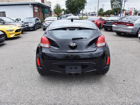 Used 2013 Hyundai Veloster w/ Tech Pkg FWD image 6