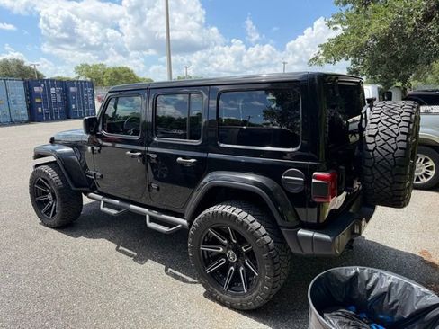 Used 2019 Jeep Wrangler Unlimited Sahara w/ Quick Order Package 24M Moab AWD/4WD image 9
