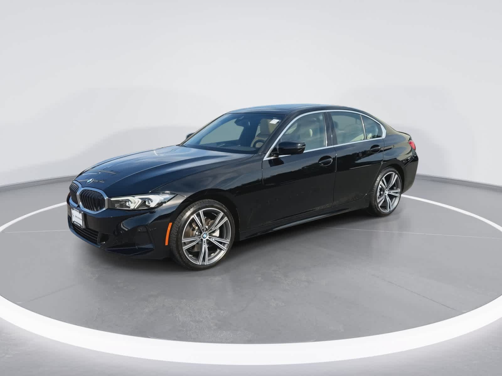 Used 2024 BMW 330i xDrive Sedan w/ Convenience Package AWD/4WD image 4