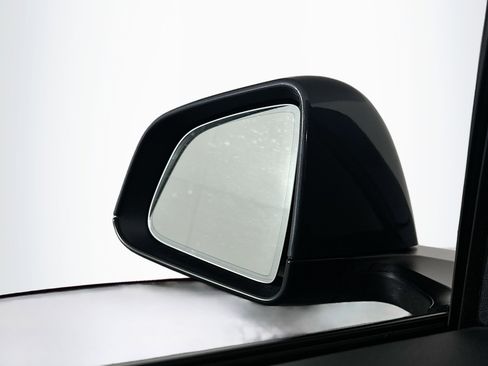 Used 2023 Tesla Model Y Long Range image 16