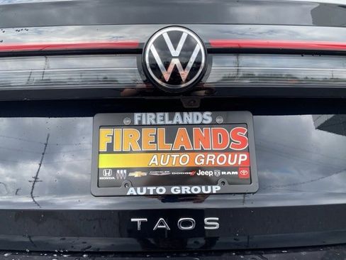 New 2025 Volkswagen Taos SE image 21