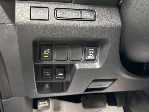Used 2024 Nissan Frontier SV w/ SV Convenience Package AWD/4WD image 30