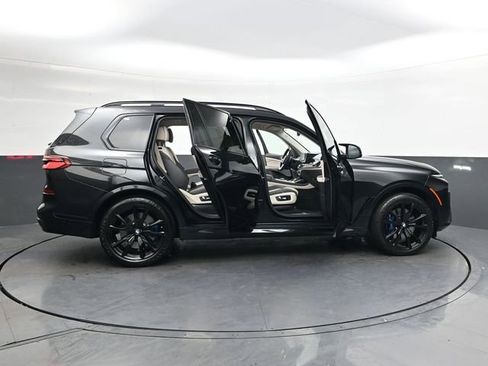 Used 2024 BMW X7 M60i w/ Executive Package image 36
