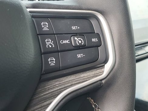 Used 2022 Jeep Wagoneer Series II AWD/4WD image 19