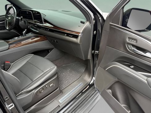 Used 2023 Cadillac Escalade Premium Luxury AWD/4WD image 16