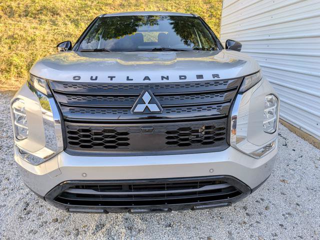 Used 2022 Mitsubishi Outlander SE FWD image 3