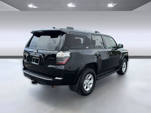 Used 2024 Toyota 4Runner SR5 AWD/4WD image 9