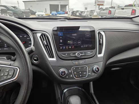 Used 2024 Chevrolet Malibu LT FWD image 8