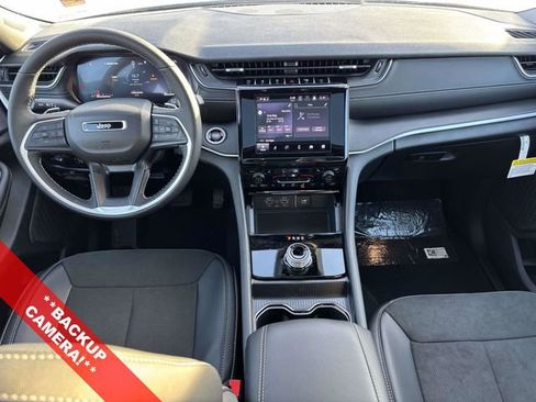 New 2025 Jeep Grand Cherokee L Altitude image 2
