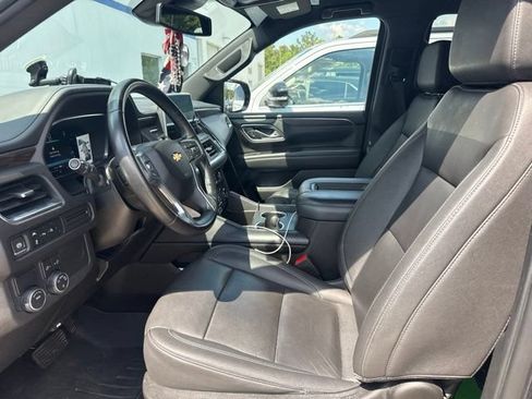 Used 2023 Chevrolet Suburban LT RWD image 35