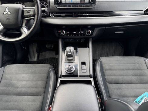 Used 2022 Mitsubishi Outlander SE image 20