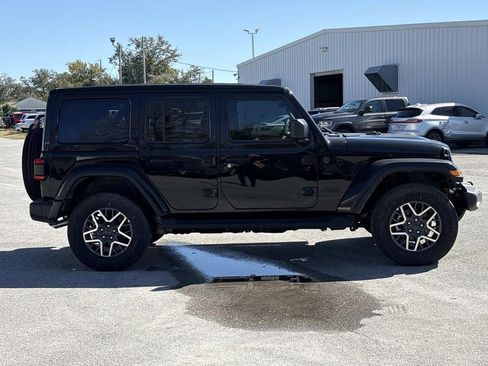 New 2026 Jeep Wrangler Unlimited Sahara AWD/4WD image 6