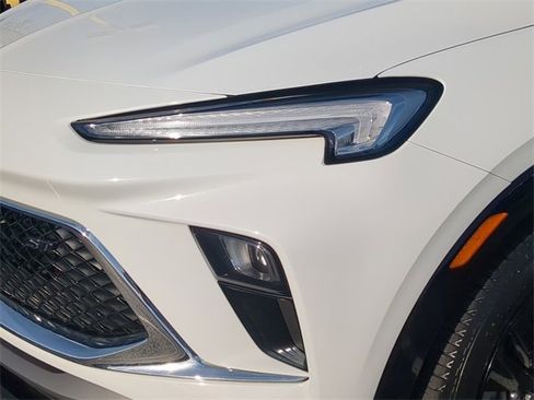 Used 2024 Buick Encore GX Sport Touring image 9