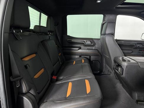 Used 2024 GMC Sierra 1500 AT4 w/ Technology Package image 28