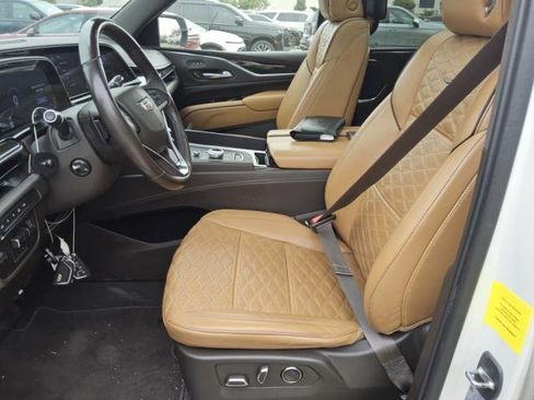 Used 2021 Cadillac Escalade ESV Sport AWD/4WD image 17