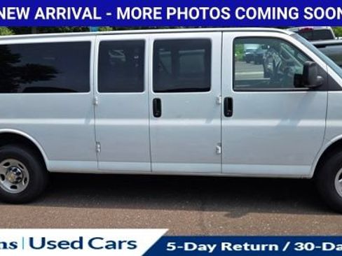 Used 2024 Chevrolet Express 3500 LT w/ LT Preferred Equipment Group RWD image 13
