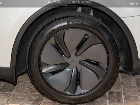 Used 2026 Tesla Model Y Long Range AWD/4WD image 37