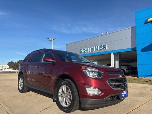 Used 2017 Chevrolet Equinox LT w/ Convenience Package image 2