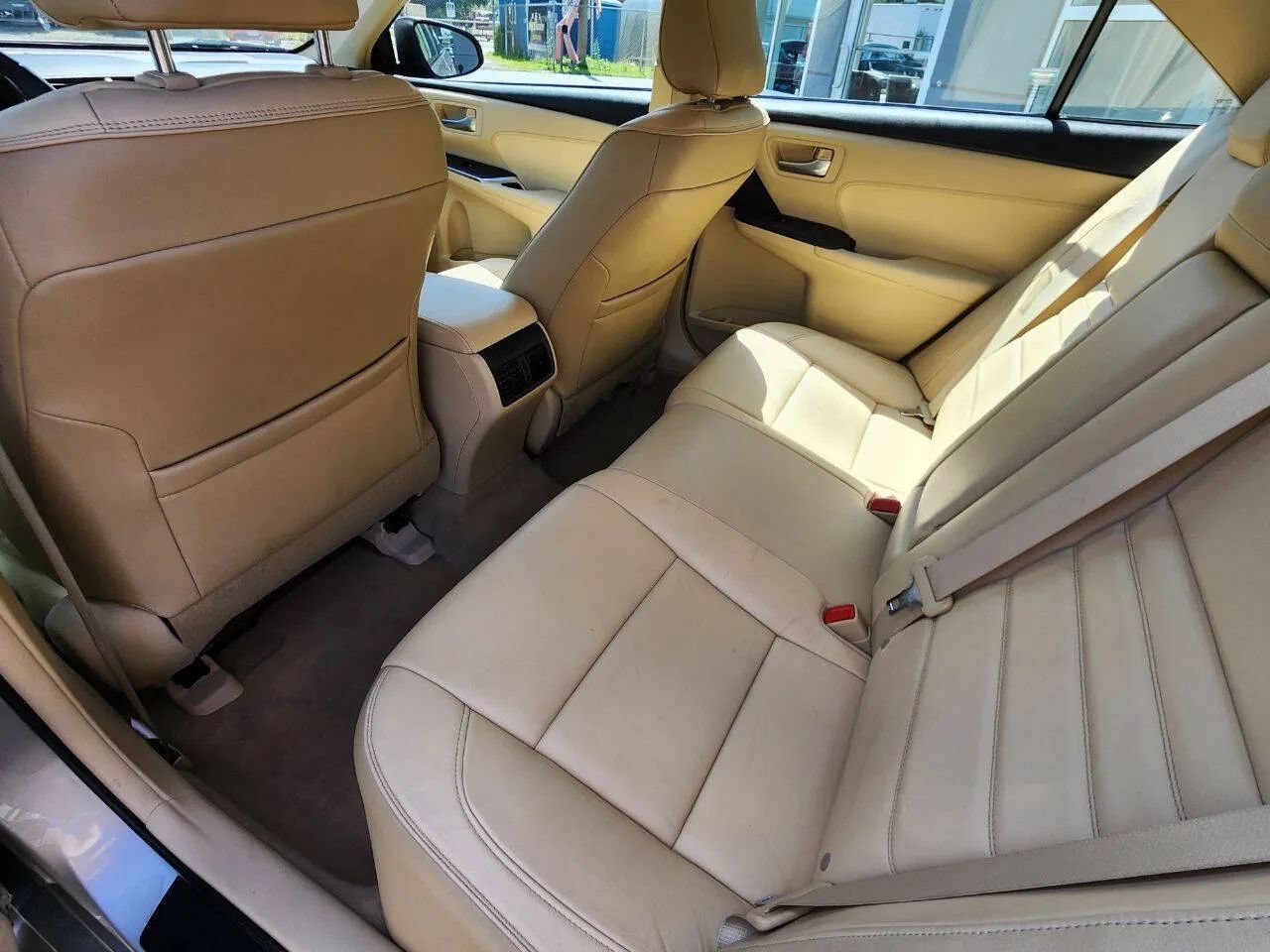 Used 2015 Toyota Camry XLE FWD image 13
